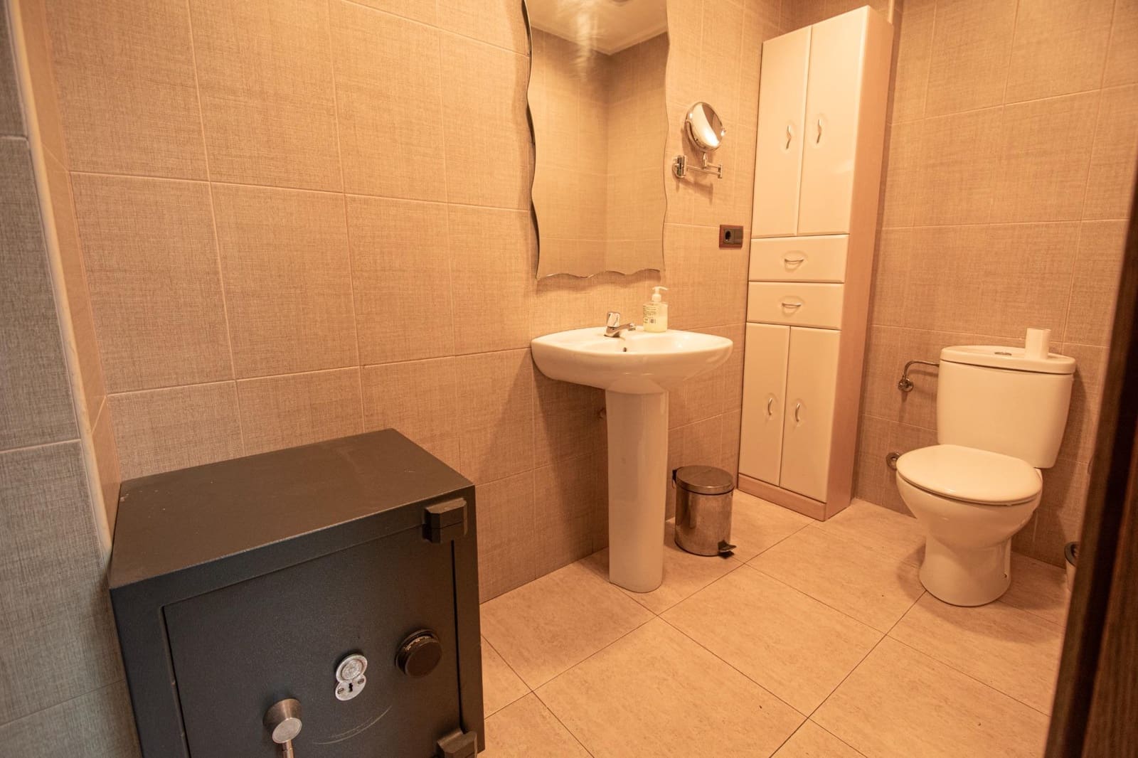 Företag att hyra i Valencia stad - 2 700 € (Ref: 9659383)