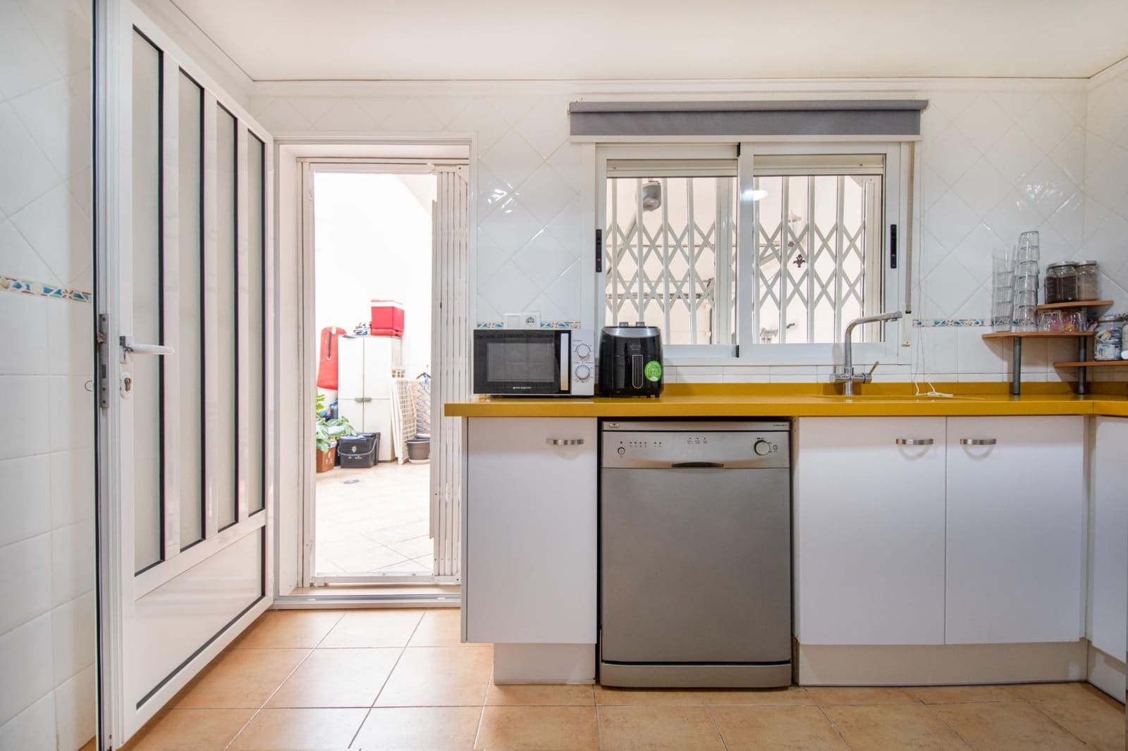 4 chambre Villa/Maison Mitoyenne à vendre à Benimuslem avec piscine garage - 199 000 € (Ref: 9711928)