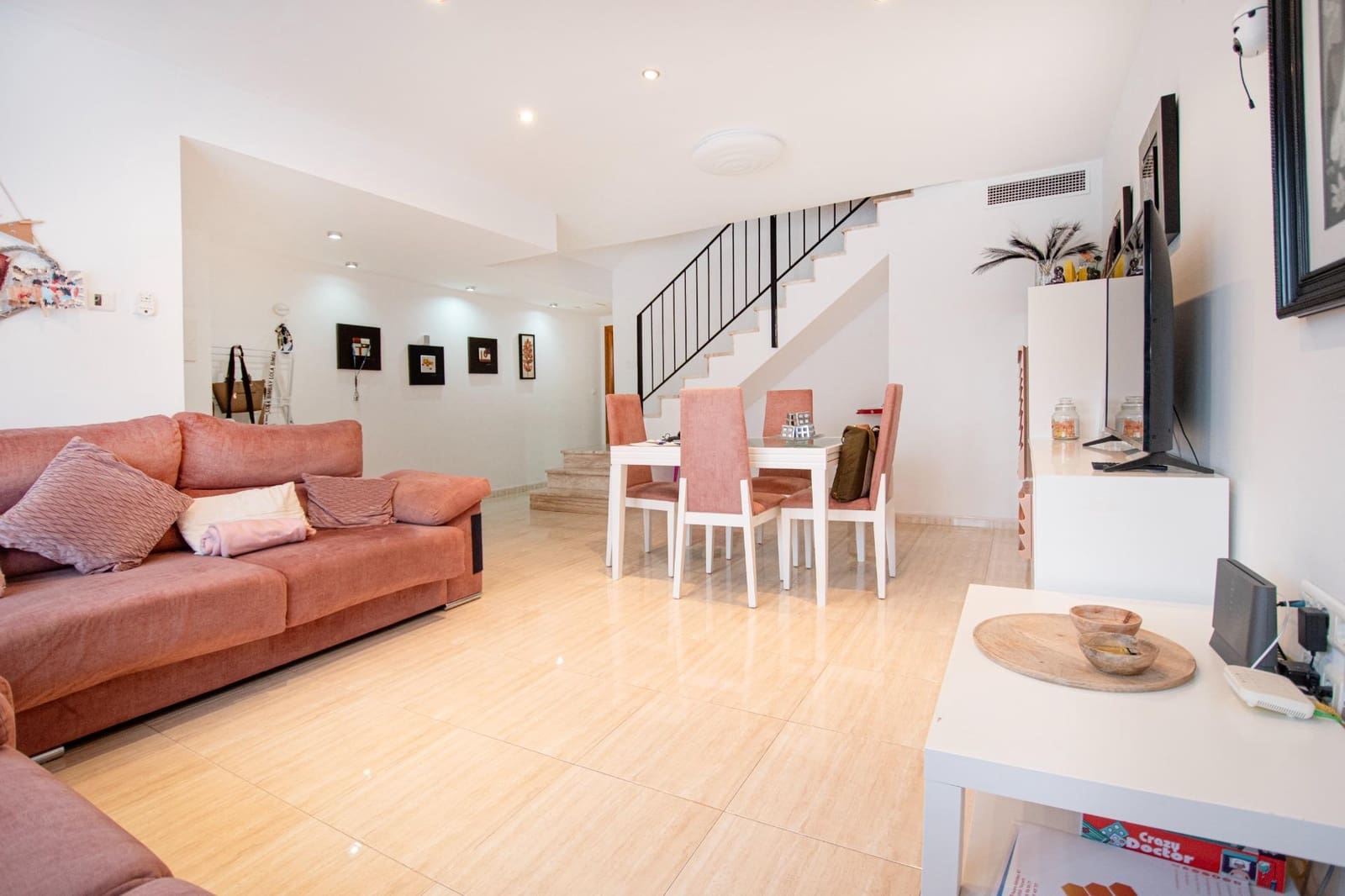 4 chambre Villa/Maison Mitoyenne à vendre à Benimuslem avec piscine garage - 199 000 € (Ref: 9711928)