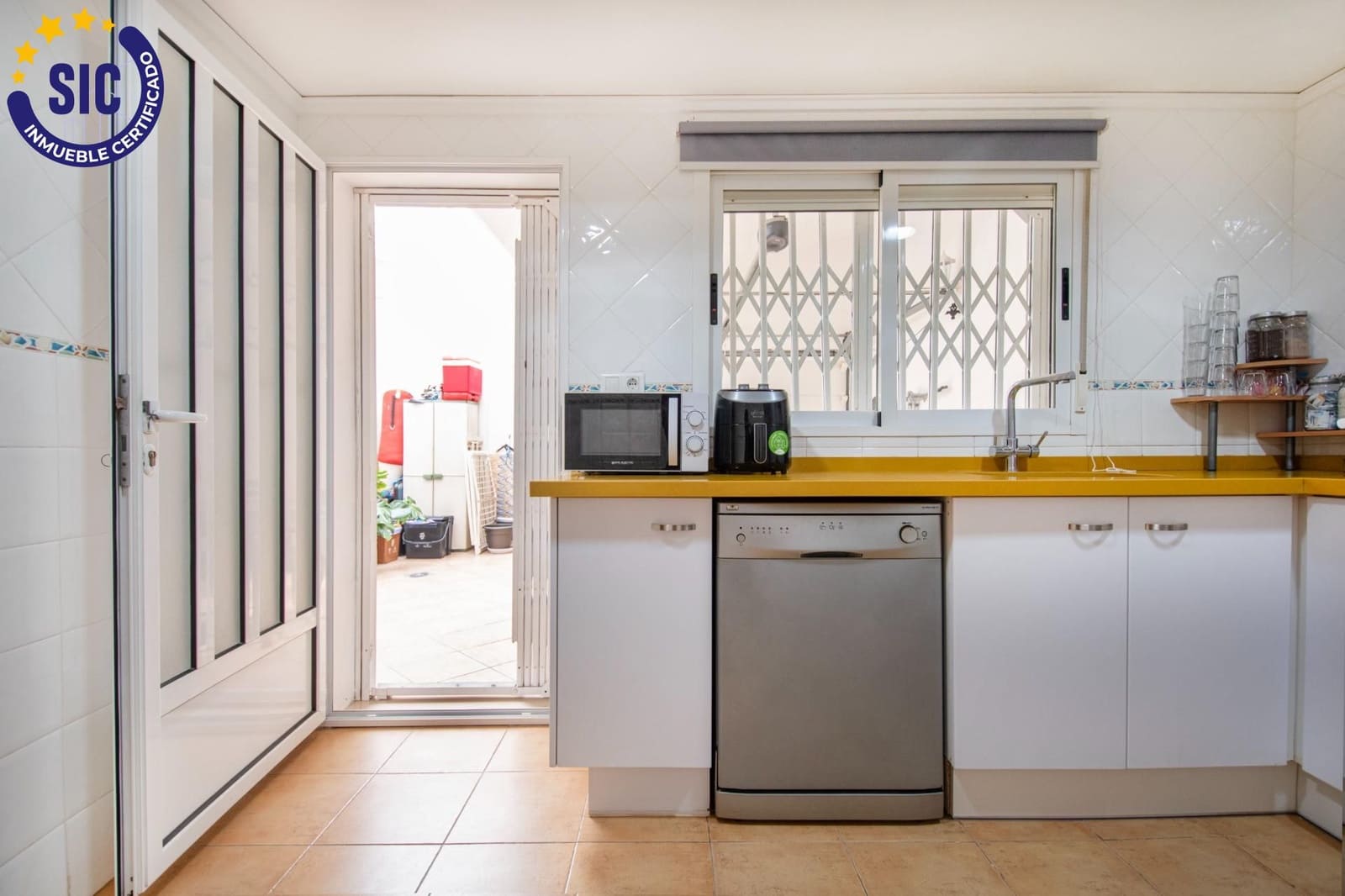 4 bedroom Terraced Villa for sale in Benimuslem with pool garage - € 199,000 (Ref: 9711928)