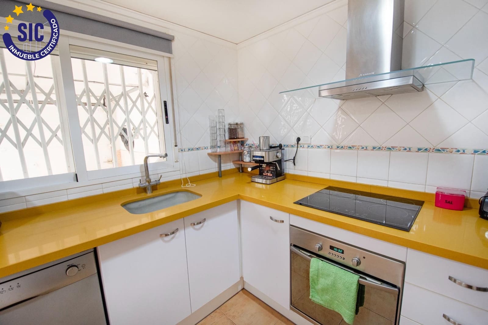 4 bedroom Terraced Villa for sale in Benimuslem with pool garage - € 199,000 (Ref: 9711928)