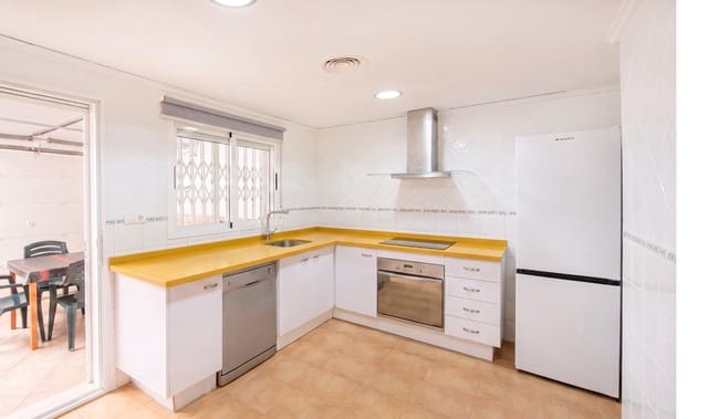 4 slaapkamer Rijtjeshuis te koop in Benimuslem met zwembad garage - € 199.000 (Ref: 9711928)