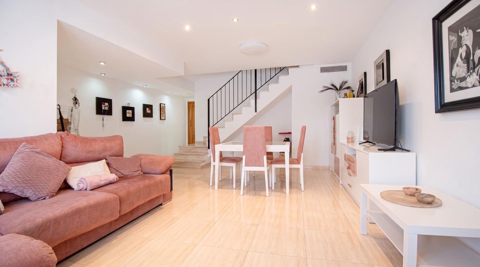 4 bedroom Terraced Villa for sale in Benimuslem with pool garage - € 199,000 (Ref: 9711928)