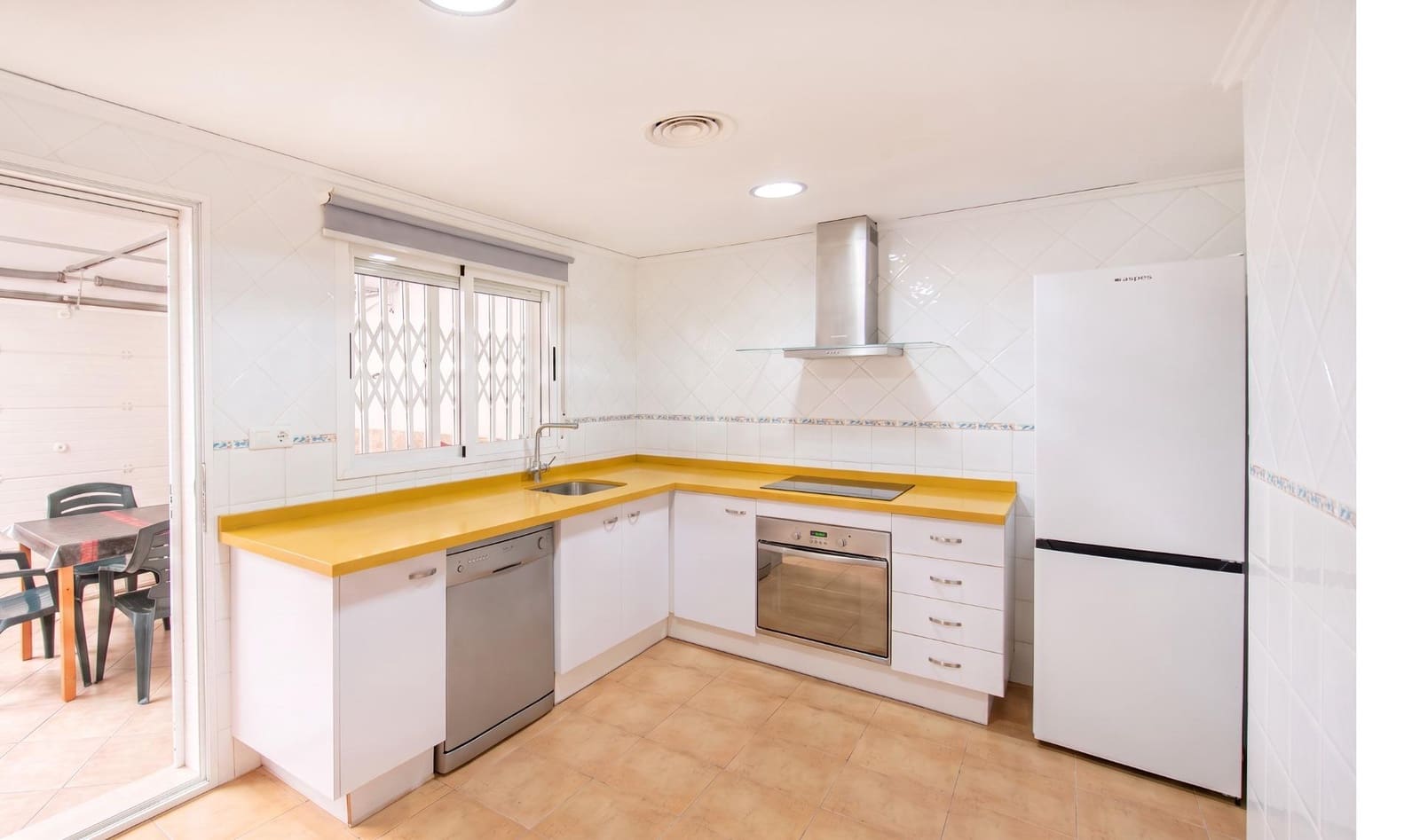 4 bedroom Terraced Villa for sale in Benimuslem with pool garage - € 199,000 (Ref: 9711928)
