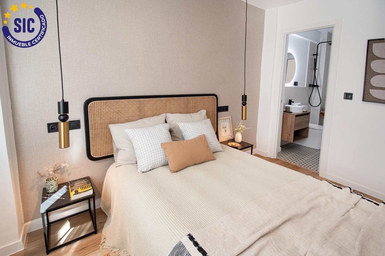 2 bedroom Flat for sale in Valencia city - € 239,900 (Ref: 9738522)
