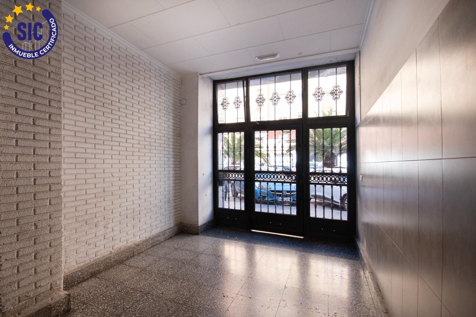 2 bedroom Flat for sale in Valencia city - € 239,900 (Ref: 9738522)