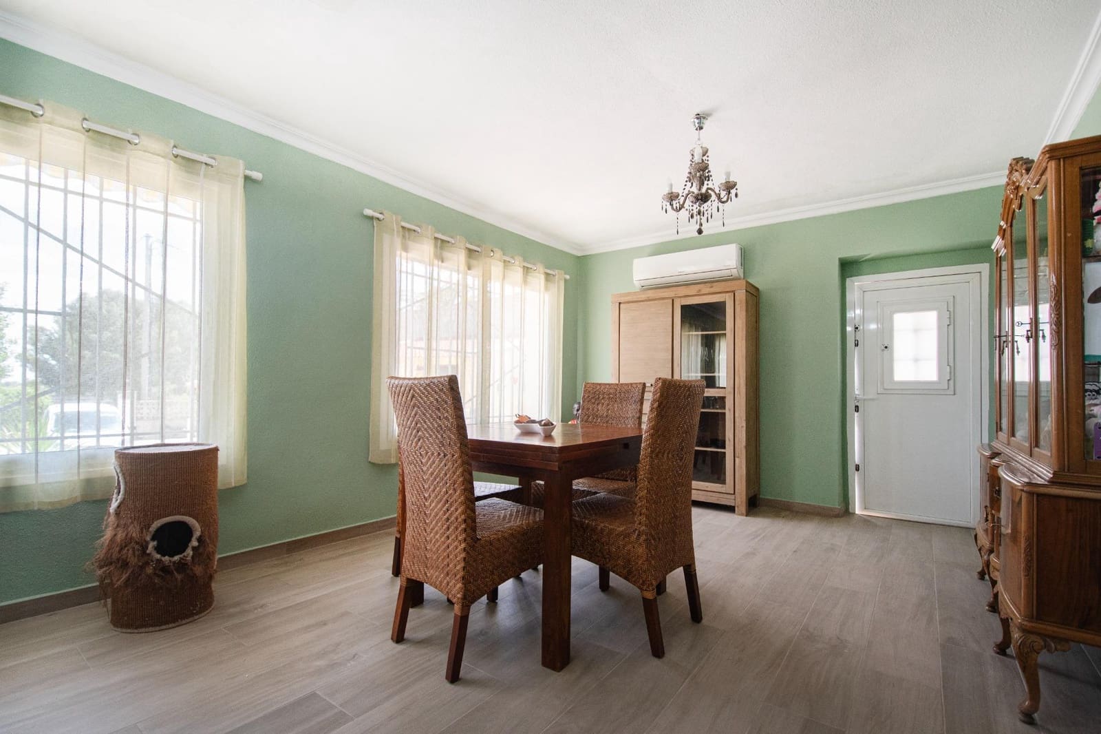 4 soveværelse Villa til salg i Godelleta med swimmingpool - € 250.000 (Ref: 9820473)