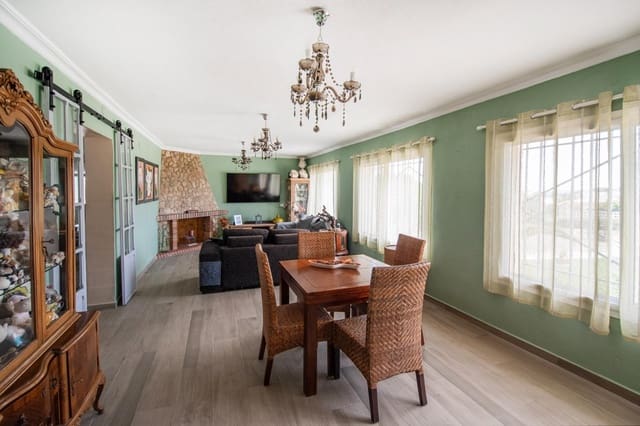 4 makuuhuone Huvila myytävänä paikassa Godelleta mukana uima-altaan - 250 000 € (Ref: 9820473)