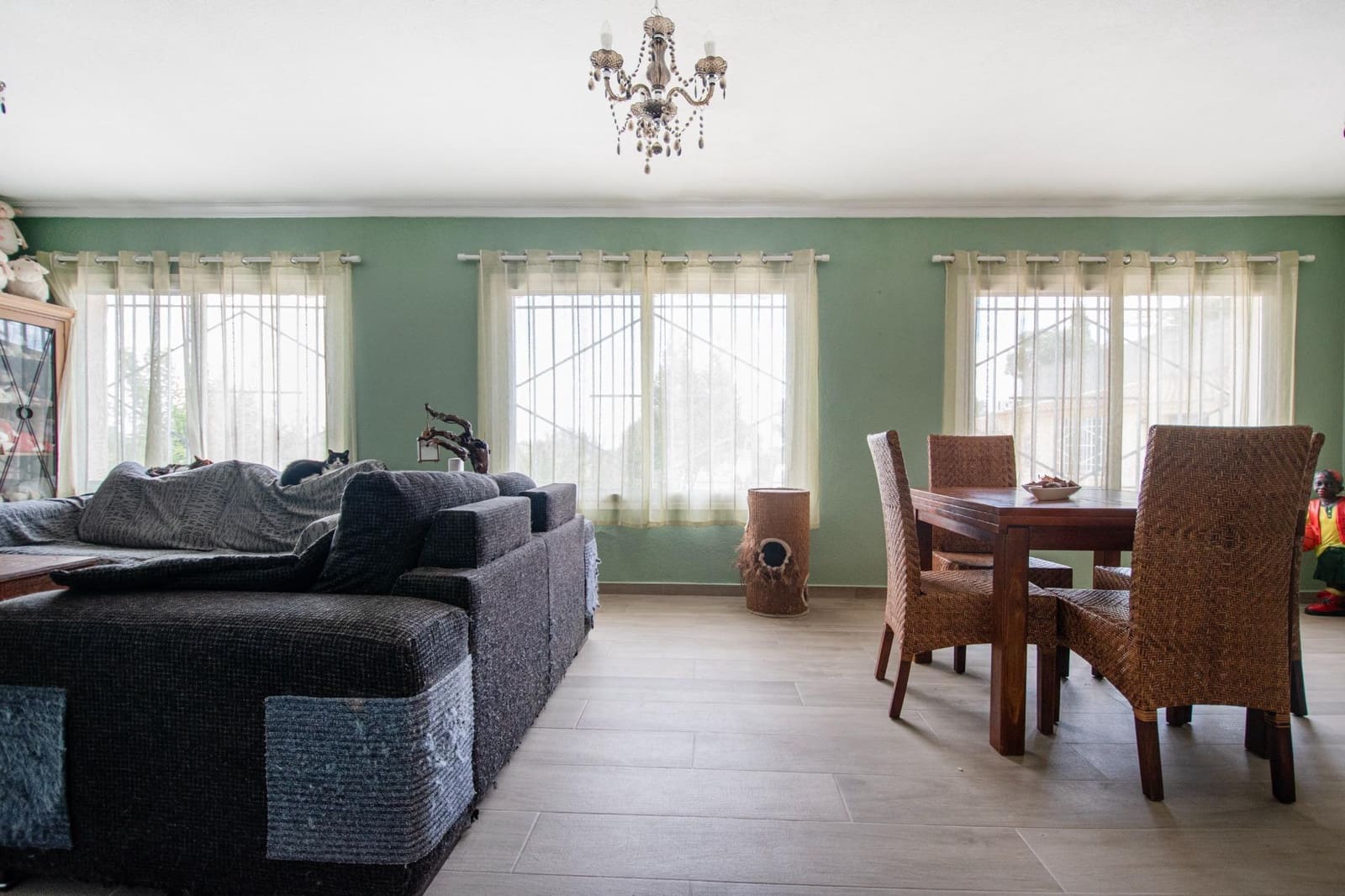 4 soveværelse Villa til salg i Godelleta med swimmingpool - € 250.000 (Ref: 9820473)