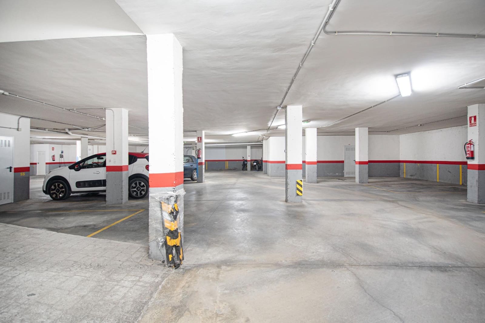 Garage til salg i Montserrat - € 8.500 (Ref: 9843364)