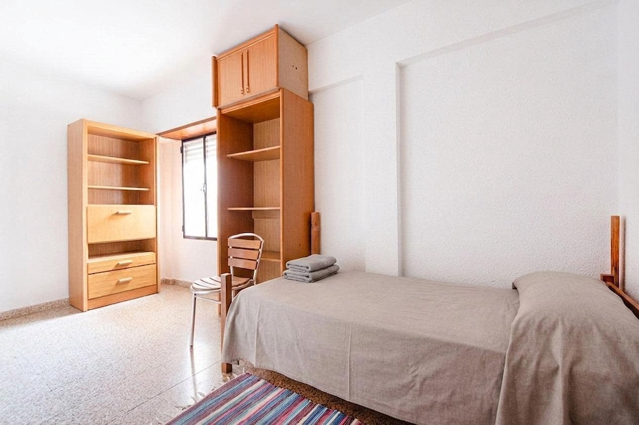 4 soveværelse Lejlighed til salg i Valencia by - € 125.000 (Ref: 9855419)