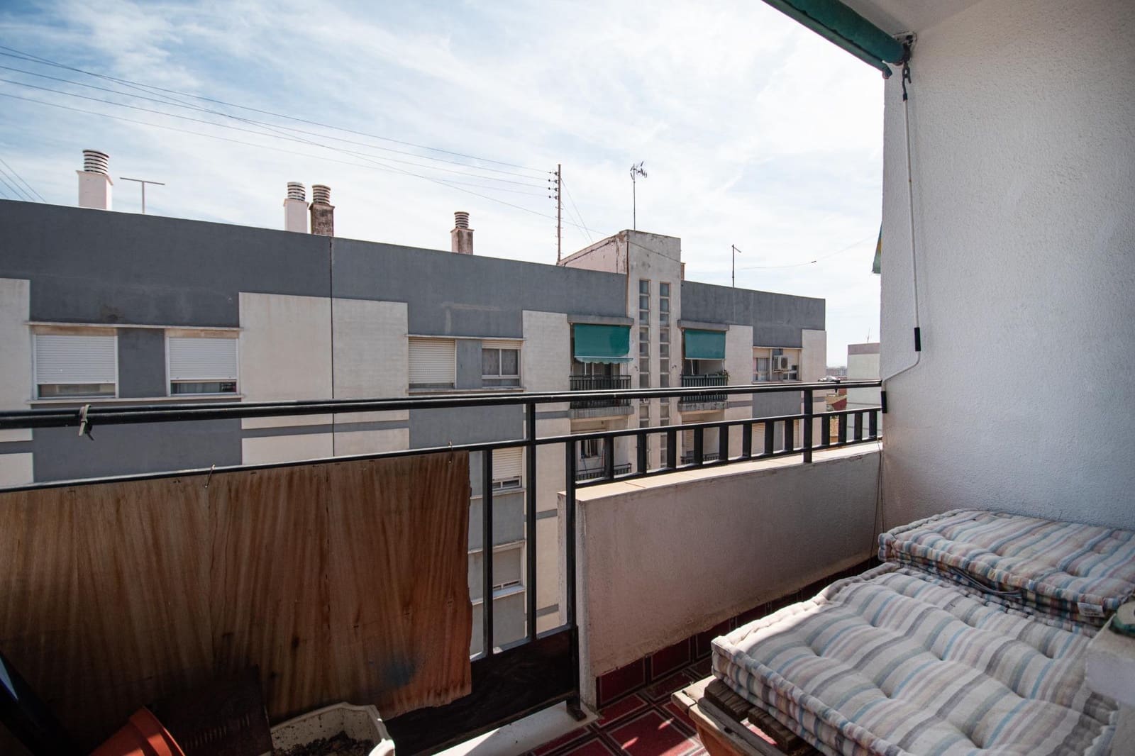 4 soveværelse Lejlighed til salg i Valencia by - € 125.000 (Ref: 9855419)