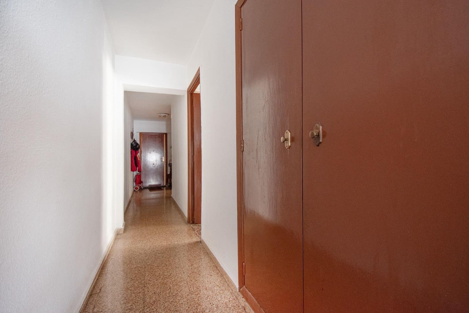 4 soveværelse Lejlighed til salg i Valencia by - € 125.000 (Ref: 9855419)