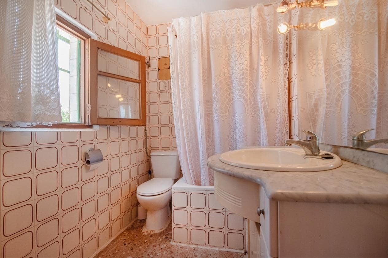 3 bedroom Villa for sale in Torrent with pool - € 159,900 (Ref: 9873471)