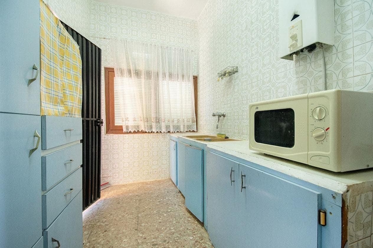 3 bedroom Villa for sale in Torrent with pool - € 159,900 (Ref: 9873471)