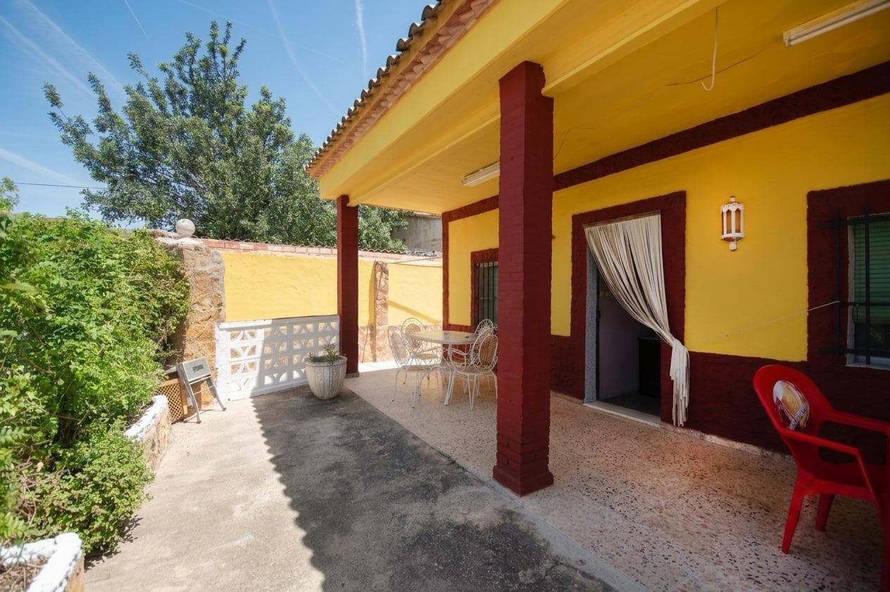 3 bedroom Villa for sale in Torrent with pool - € 159,900 (Ref: 9873471)