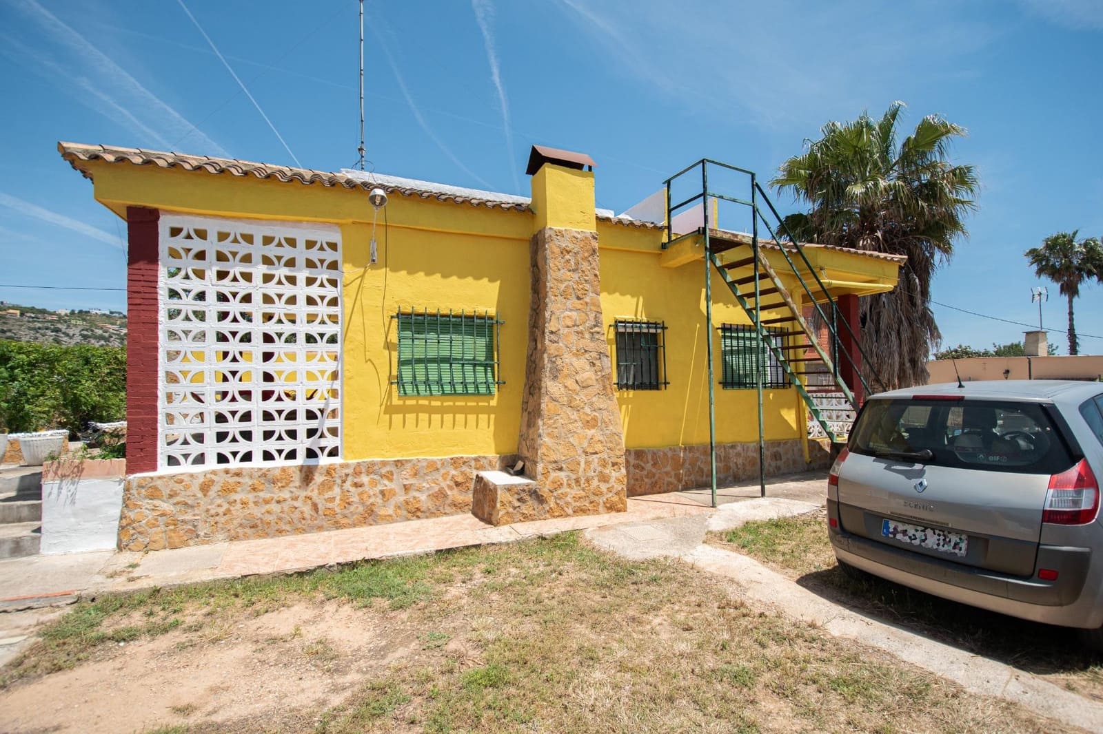 3 bedroom Villa for sale in Torrent with pool - € 159,900 (Ref: 9873471)