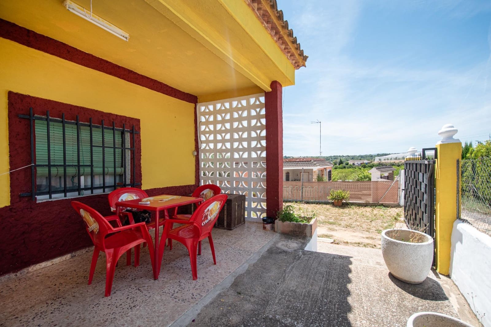 3 bedroom Villa for sale in Torrent with pool - € 159,900 (Ref: 9873471)