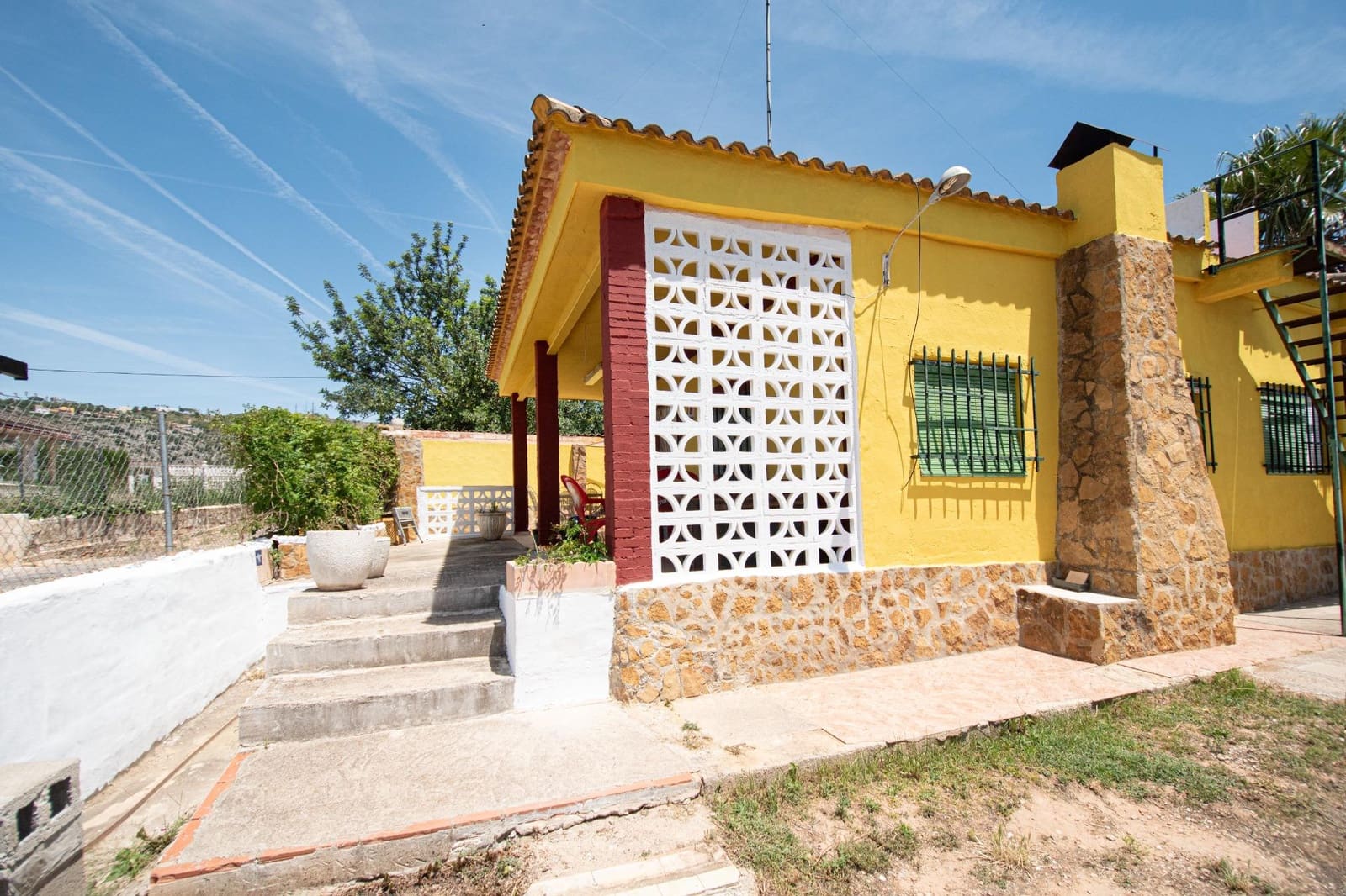 3 bedroom Villa for sale in Torrent with pool - € 159,900 (Ref: 9873471)