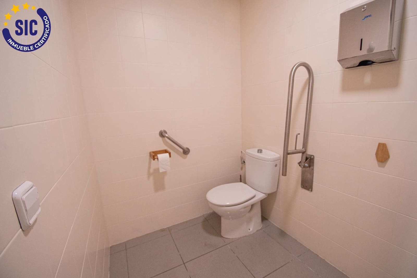 Commercial for sale in Torrent - € 199,900 (Ref: 9899152)