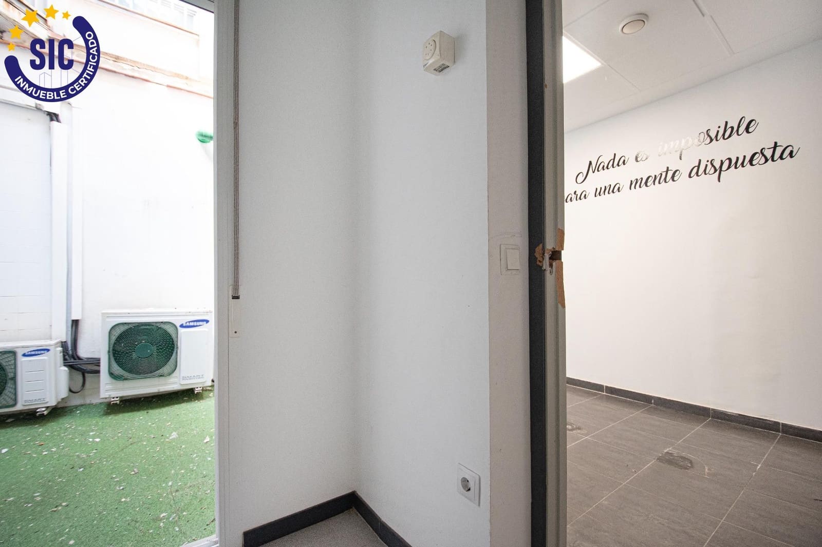Commercial for sale in Torrent - € 199,900 (Ref: 9899152)