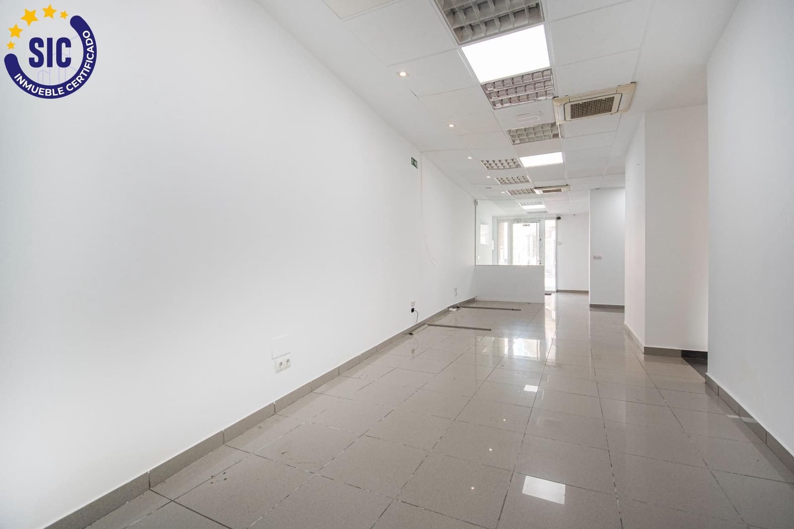 Commercial for sale in Torrent - € 199,900 (Ref: 9899152)