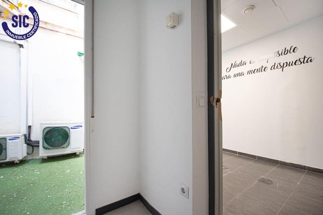 Commercial for sale in Torrent - € 199,900 (Ref: 9899152)