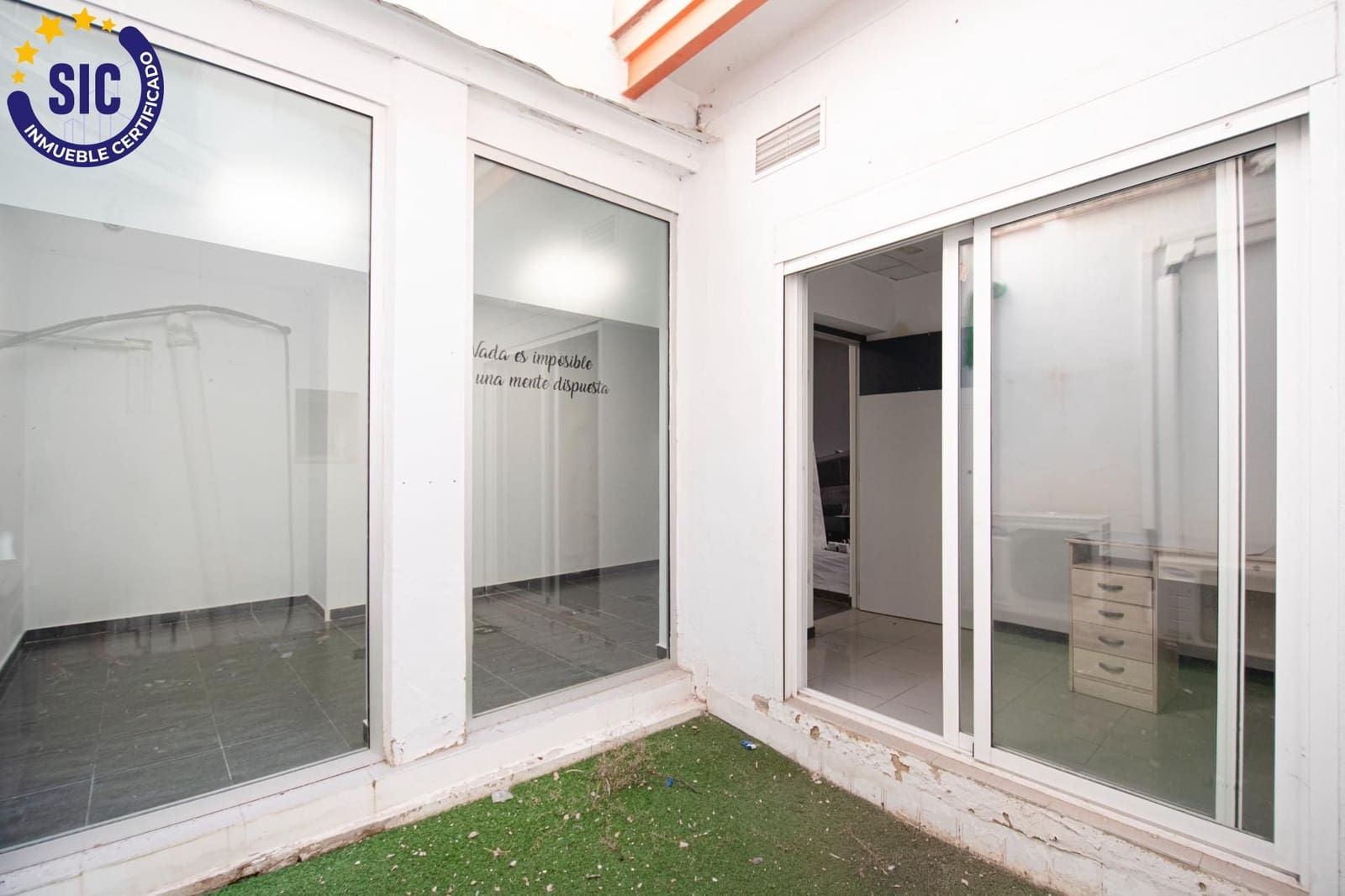 Commercial for sale in Torrent - € 199,900 (Ref: 9899152)