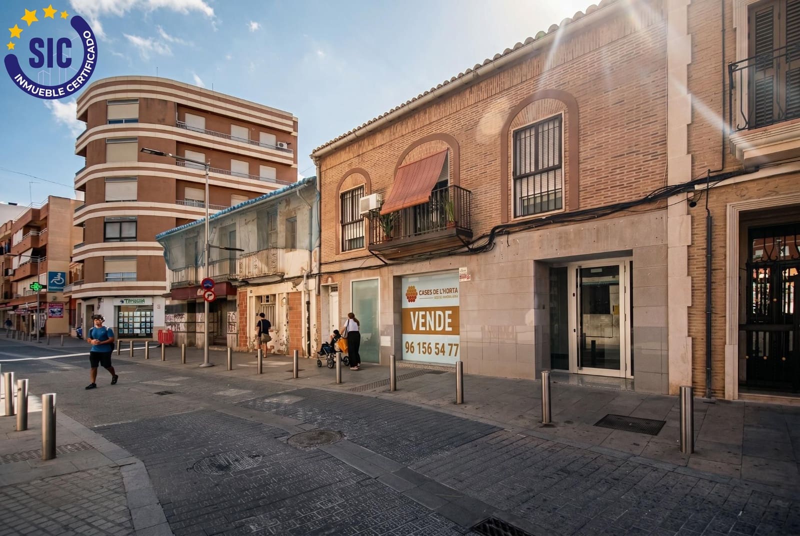 Commercial for sale in Torrent - € 199,900 (Ref: 9899152)