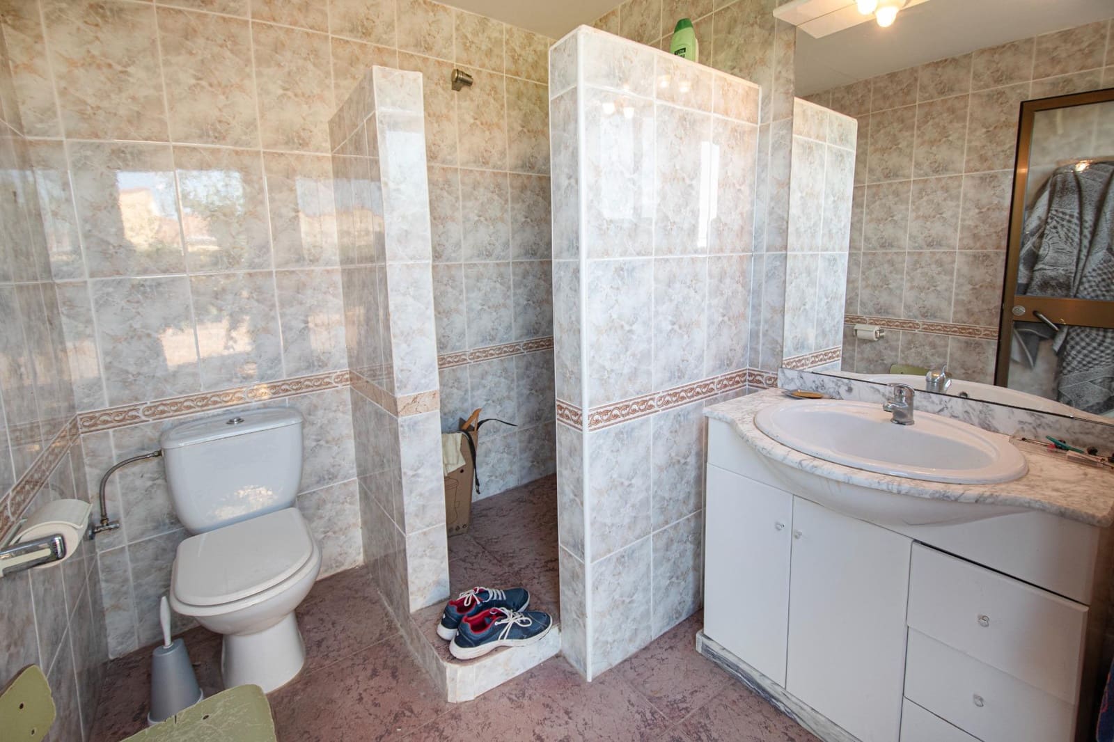 Villa for sale in Montserrat - € 119,900 (Ref: 9942488)