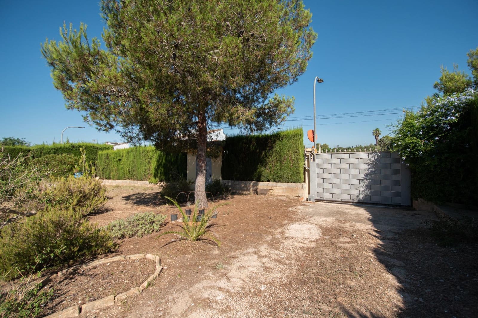 Villa for sale in Montserrat - € 119,900 (Ref: 9942488)