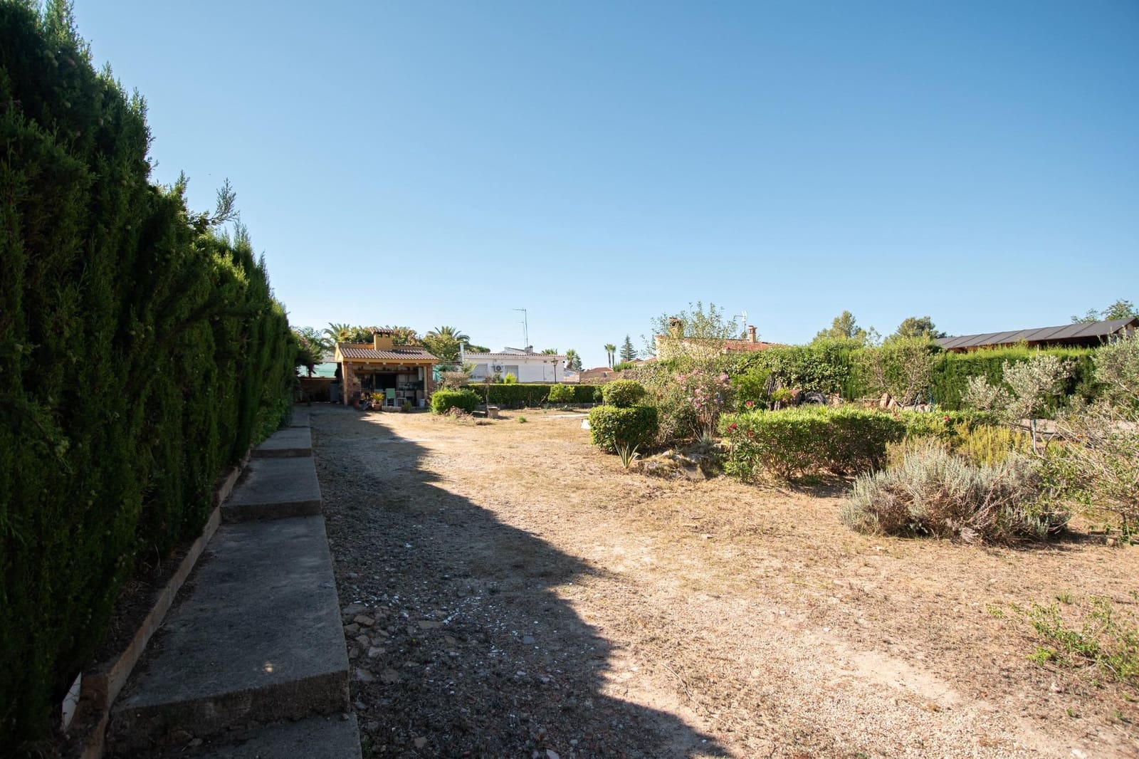 Villa for sale in Montserrat - € 119,900 (Ref: 9942488)