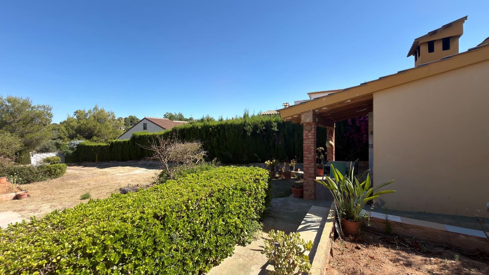 Villa for sale in Montserrat - € 119,900 (Ref: 9942488)