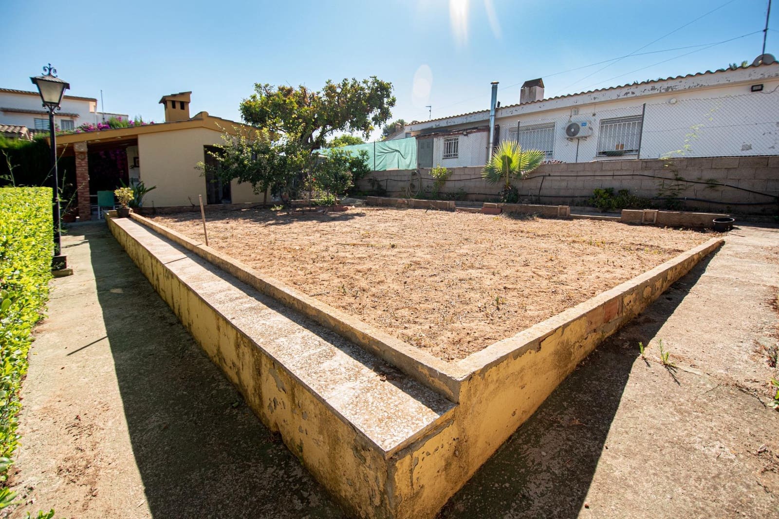 Villa for sale in Montserrat - € 119,900 (Ref: 9942488)