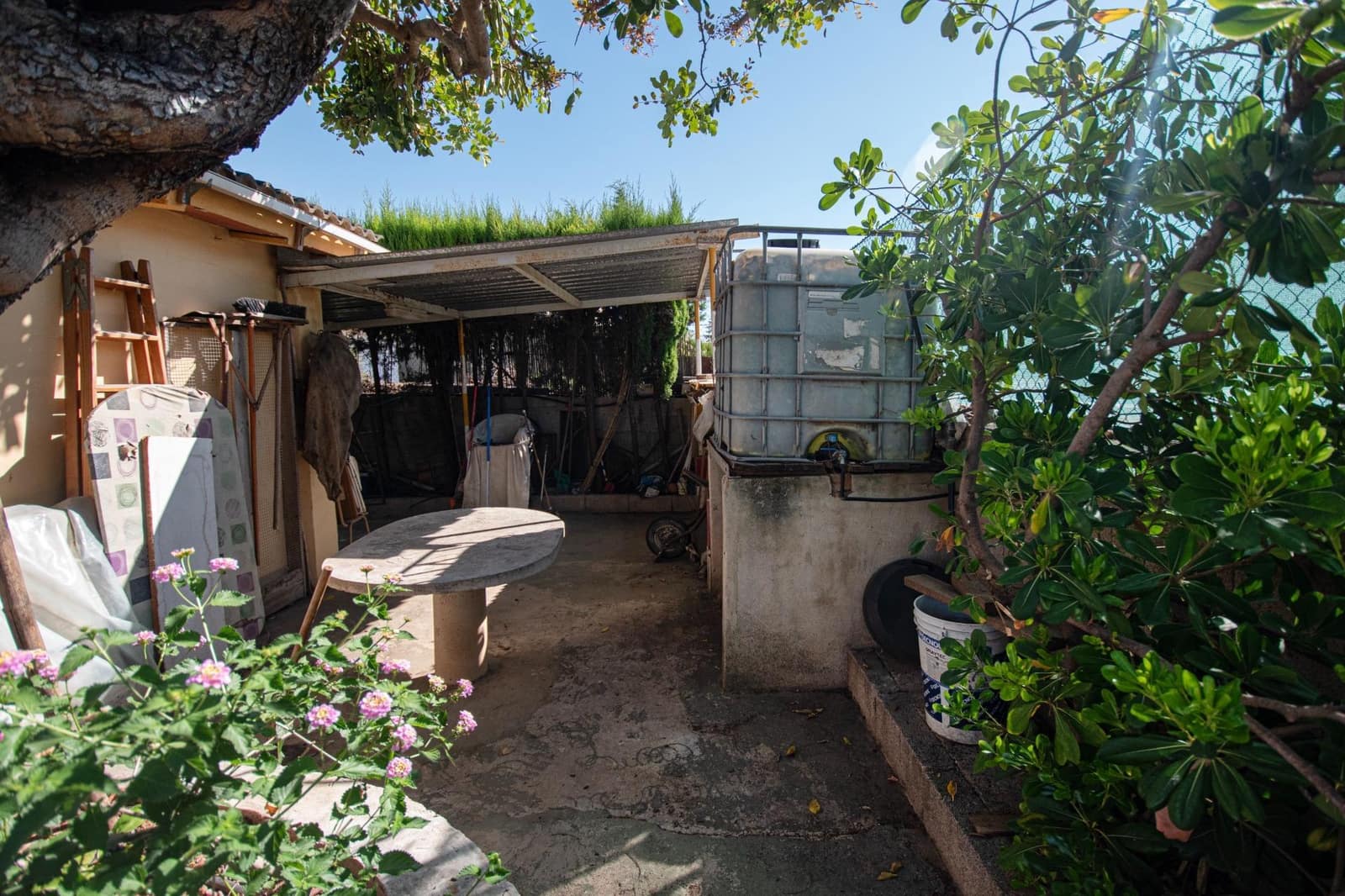 Villa for sale in Montserrat - € 119,900 (Ref: 9942488)