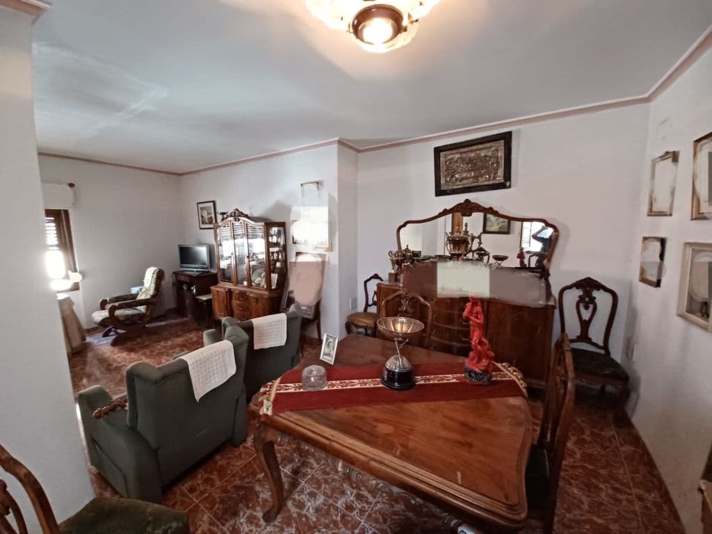 5 bedroom Townhouse for sale in Oliva - € 179,000 (Ref: 7522965)