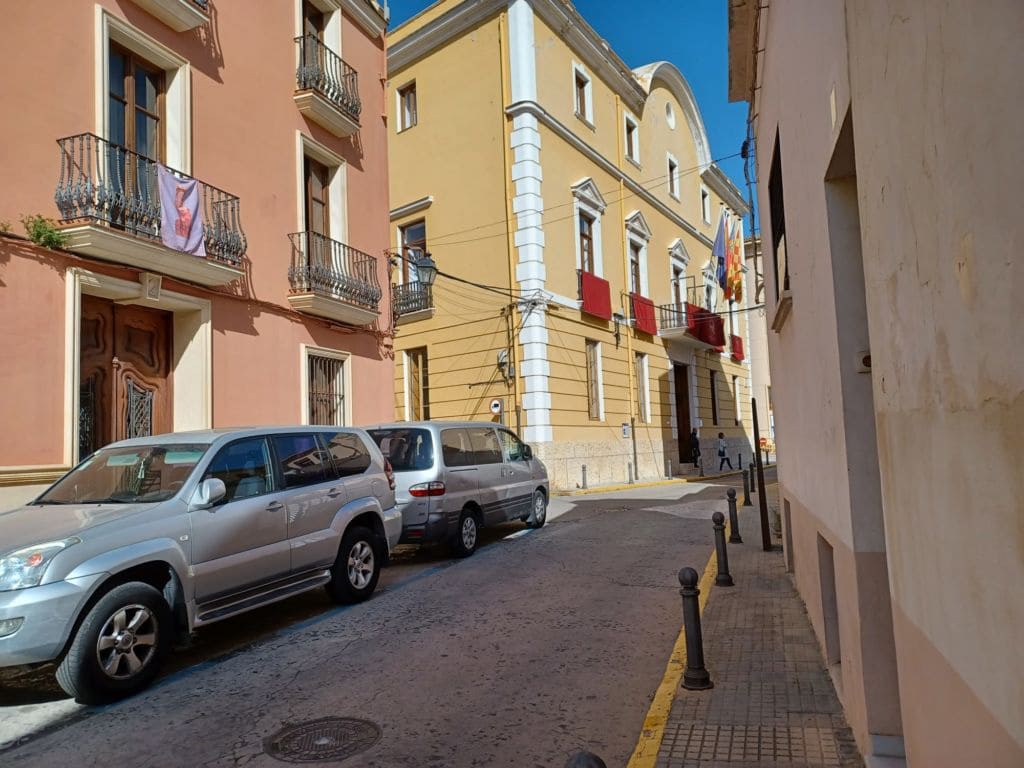 5 bedroom Townhouse for sale in Oliva - € 179,000 (Ref: 7522965)