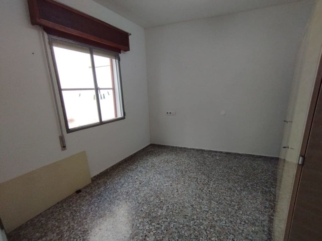 8 soveværelse Byhus til salg i Oliva - € 89.000 (Ref: 7537153)