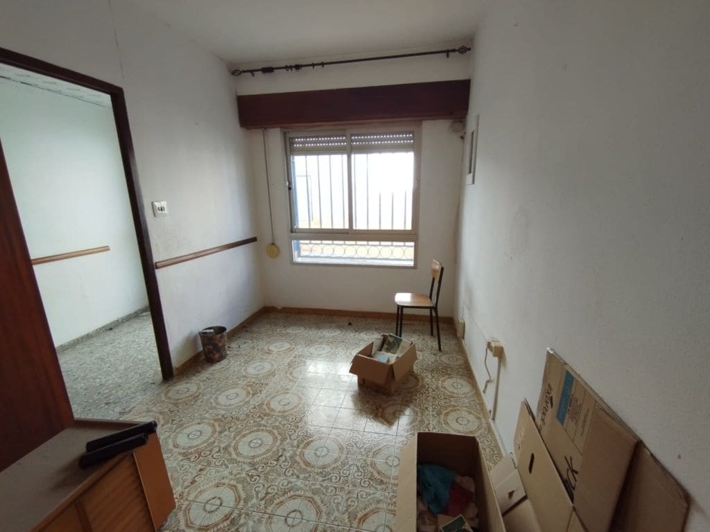 8 soveværelse Byhus til salg i Oliva - € 89.000 (Ref: 7537153)