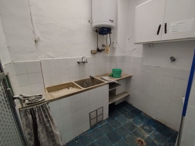 8 soveværelse Byhus til salg i Oliva - € 89.000 (Ref: 7537153)