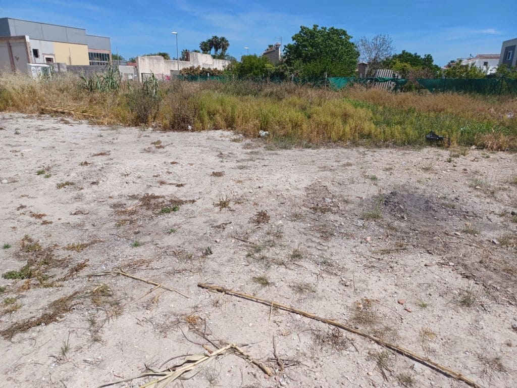 Landgrundstück zu verkaufen in Oliva - 177.000 € (Ref: 7537155)