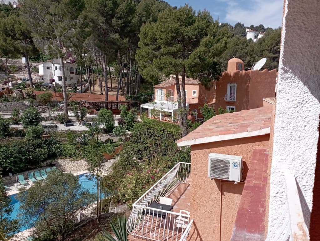 11 bedroom Commercial for sale in Oliva with pool - € 975,000 (Ref: 7576805)