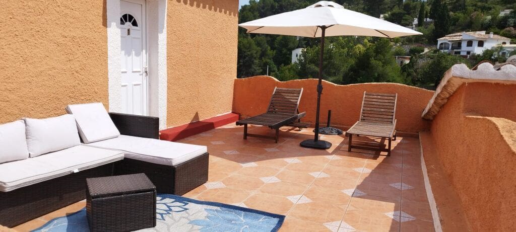 11 bedroom Commercial for sale in Oliva with pool - € 975,000 (Ref: 7576805)