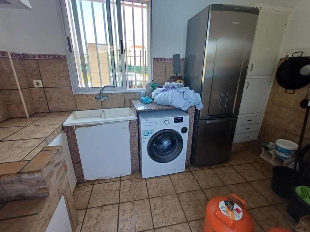 Willa na sprzedaż w Oliva z basenem garażem - 320 000 € (Ref: 7737598)