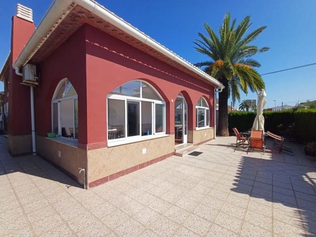 Villa til salg i Oliva med swimmingpool garage - € 320.000 (Ref: 7737598)