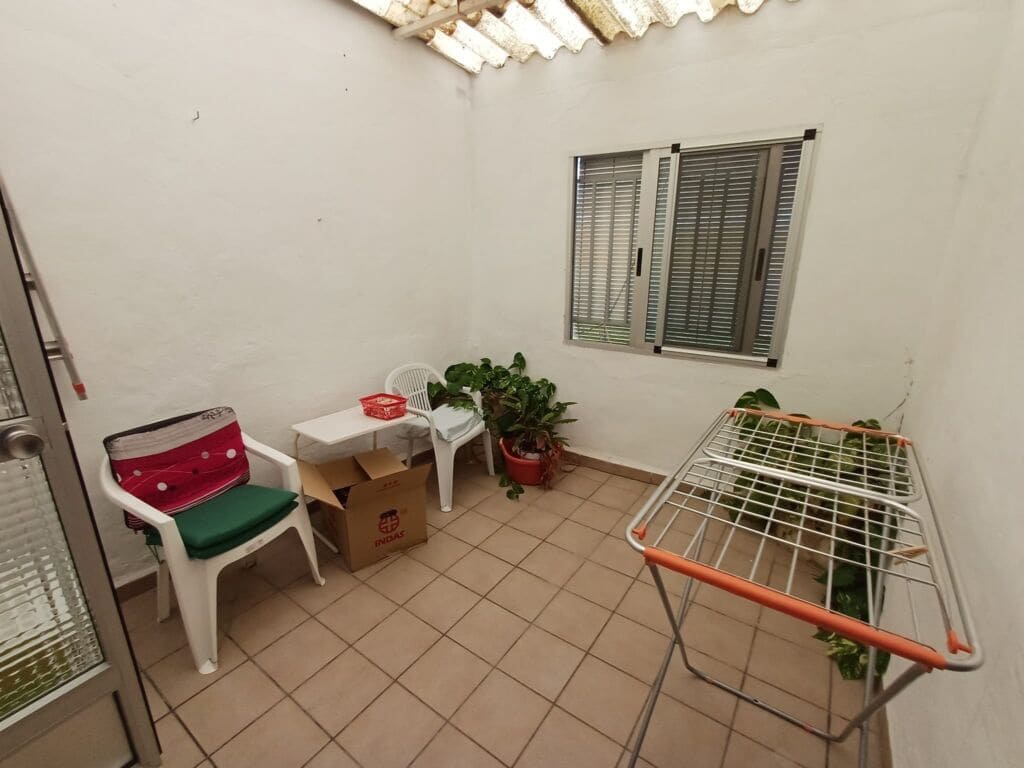 4 bedroom Townhouse for sale in Oliva - € 159,000 (Ref: 8934564)