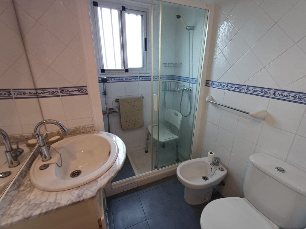 4 bedroom Townhouse for sale in Oliva - € 159,000 (Ref: 8934564)