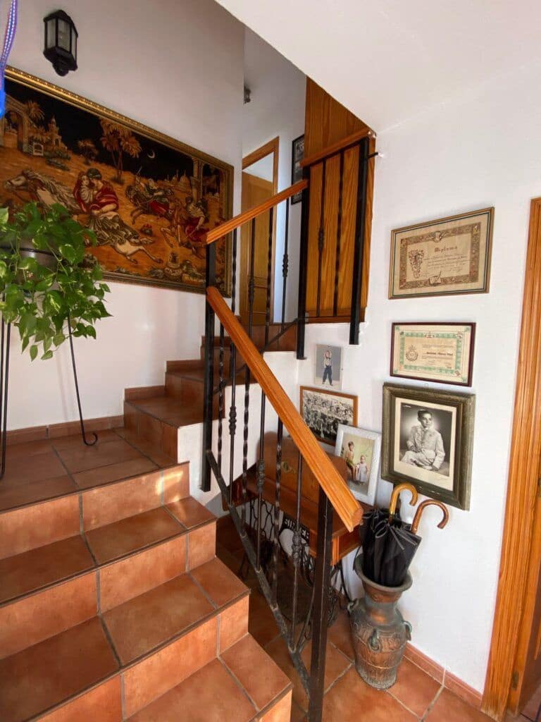 2 makuuhuone Kaupallinen myytävänä paikassa Oliva - 619 000 € (Ref: 9095353)