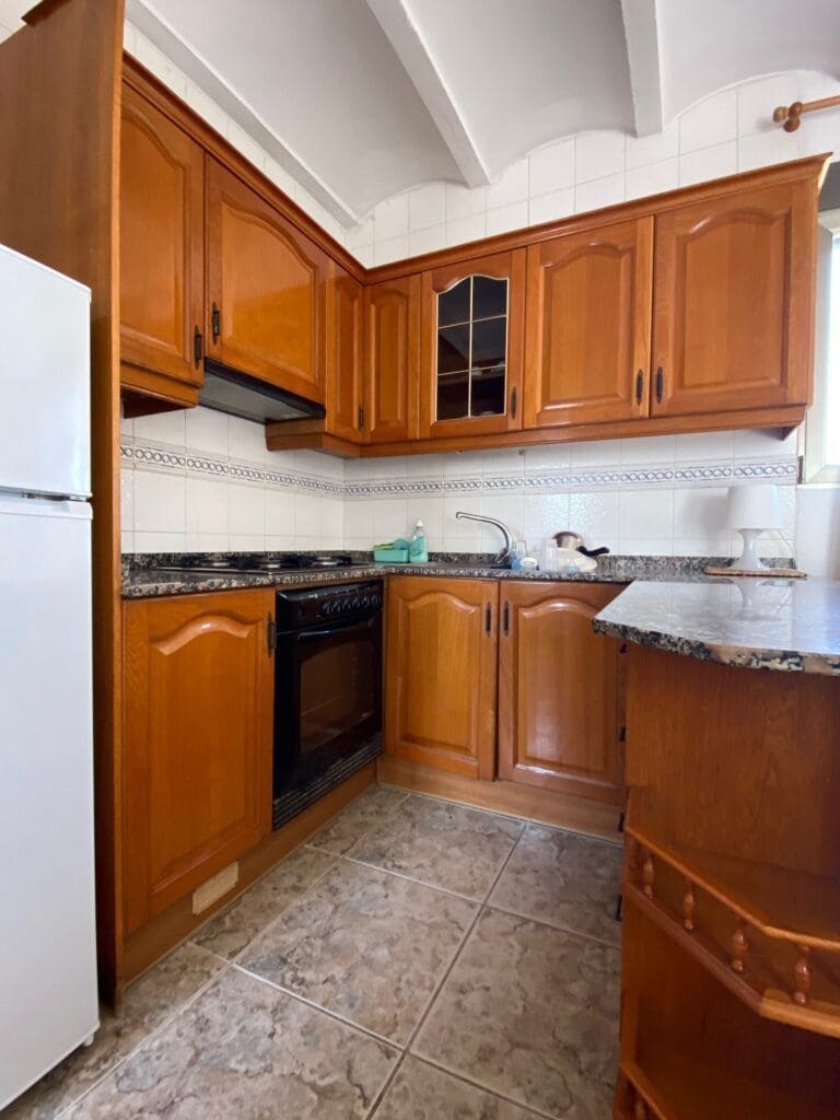 2 makuuhuone Kaupallinen myytävänä paikassa Oliva - 619 000 € (Ref: 9095353)