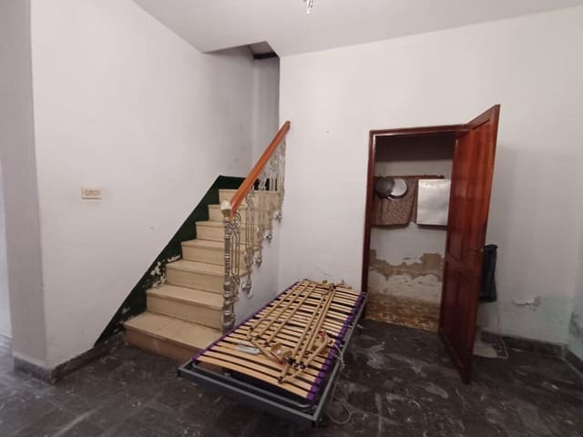 5 soverom Hus til salgs i Oliva - € 129 950 (Ref: 9156117)